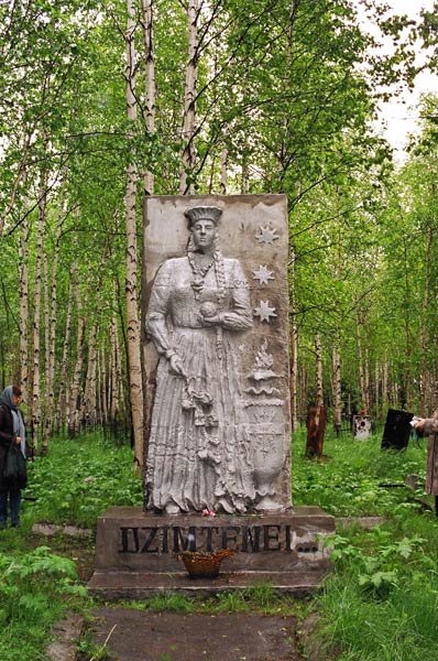 Wostotschny: Gedenkstein